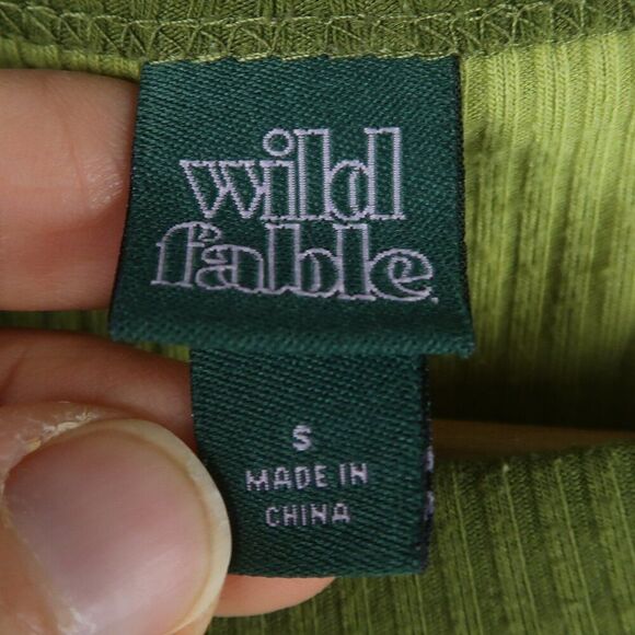 WILD FABLE GREEN CREW NECK CROPPED RIBBED WITH WAFFLE PATTERN SLEEVES SIZE SMALL - Picture 2 of 5